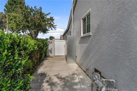 Tiny photo for 6303 Droxford St, Lakewood, CA 90713 (MLS # MB25248245)