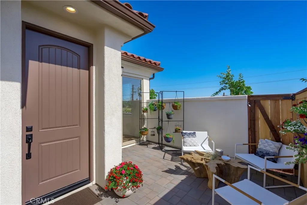 393 Mesa Way