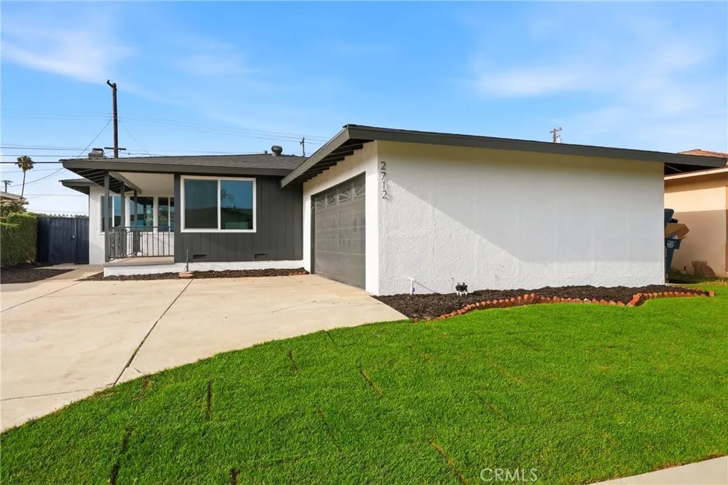 2712 W 134th Place