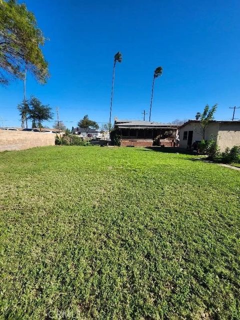 Tiny photo for 9236 Mango Ave, Fontana, CA 92335 (MLS # HD25282114)