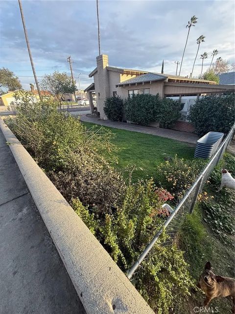 Tiny photo for 9236 Mango Ave, Fontana, CA 92335 (MLS # HD25282114)