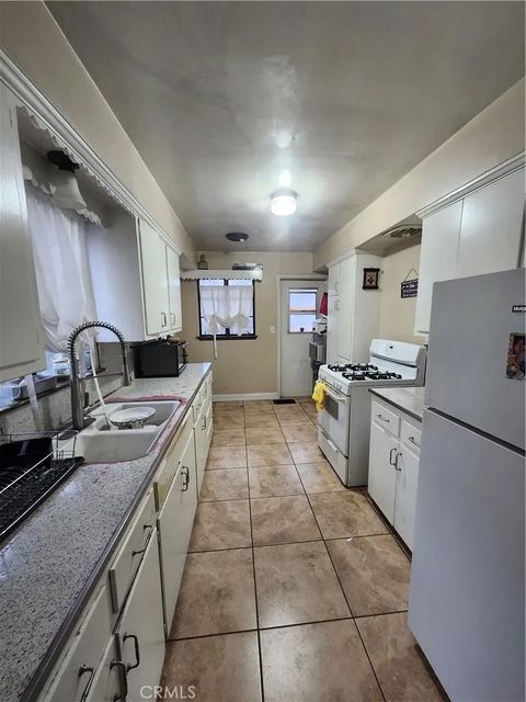 Tiny photo for 9236 Mango Ave, Fontana, CA 92335 (MLS # HD25282114)