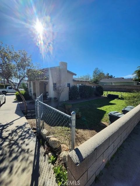 Tiny photo for 9236 Mango Ave, Fontana, CA 92335 (MLS # HD25282114)