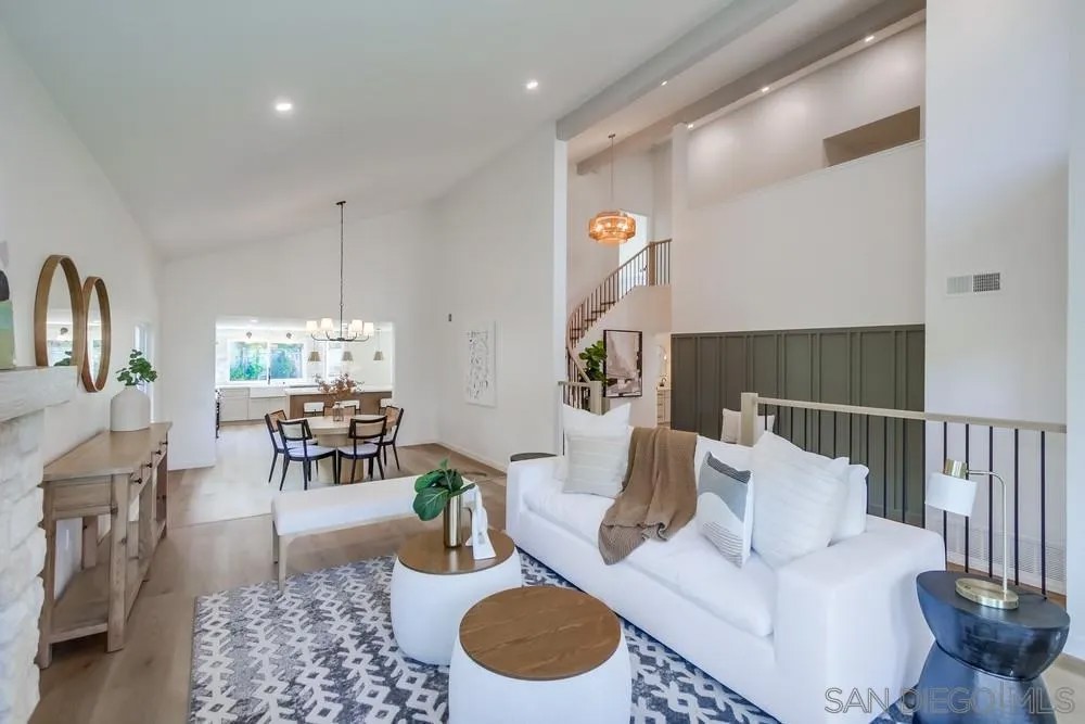 4966 Lakewood Ct