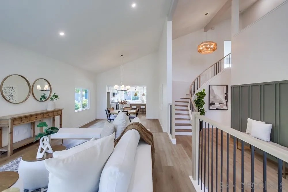 4966 Lakewood Ct