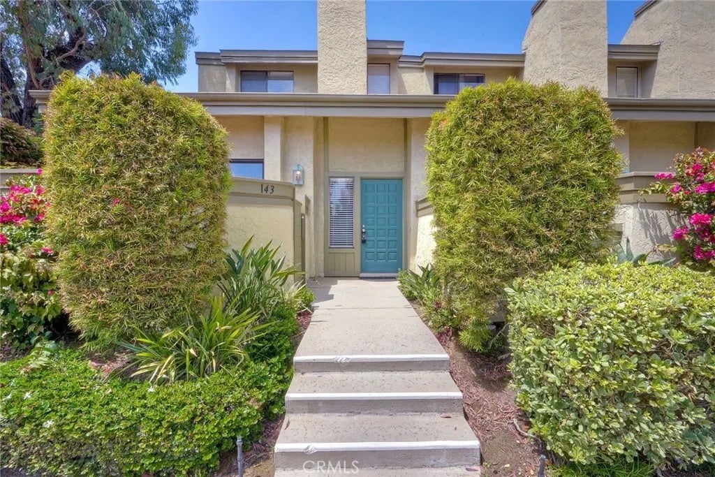 3304 Caminito Eastbluff 143