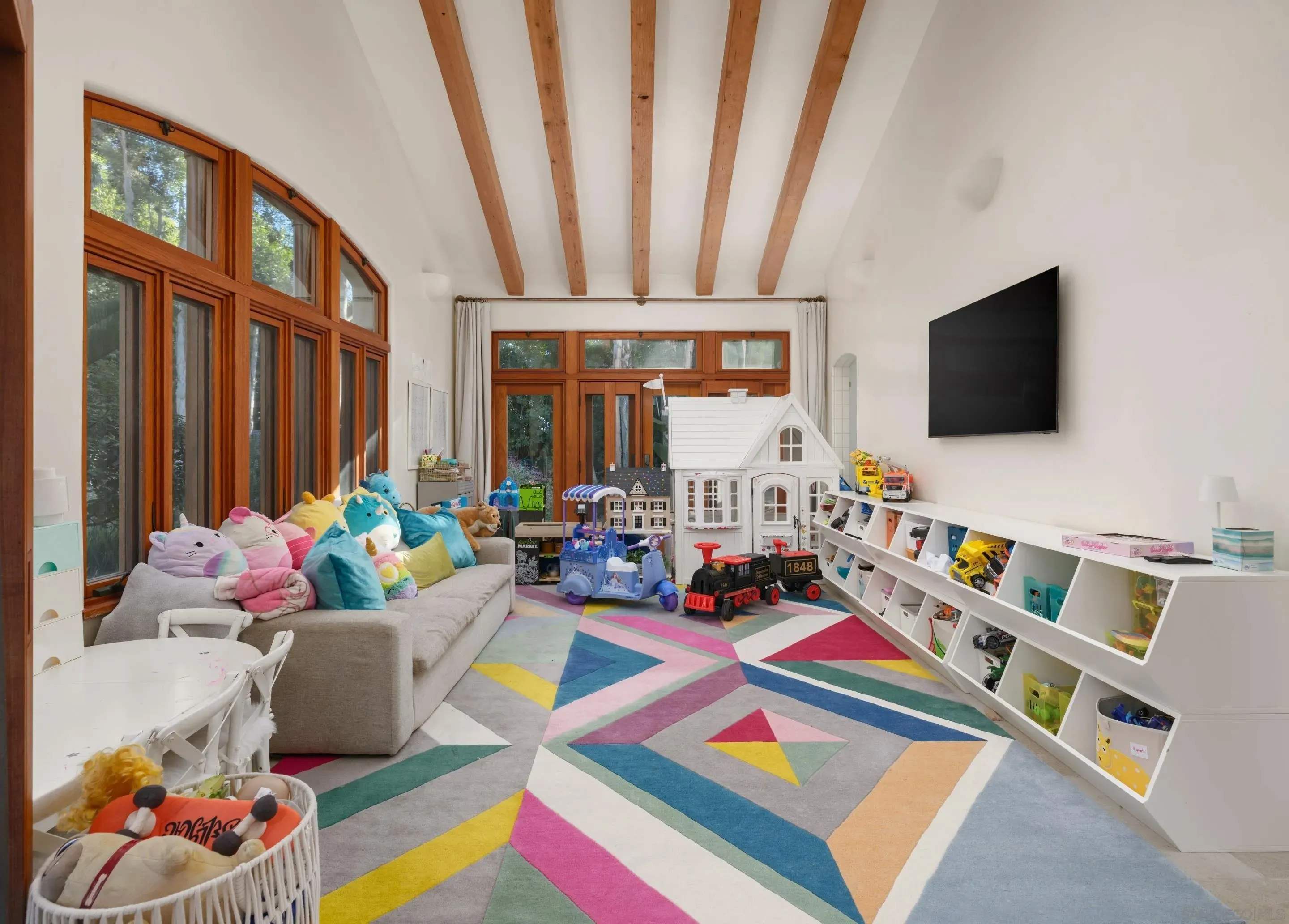 La Jolla, California 92037, United States, 5 Bedrooms Bedrooms, ,4 BathroomsBathrooms,Residential,Active,203510