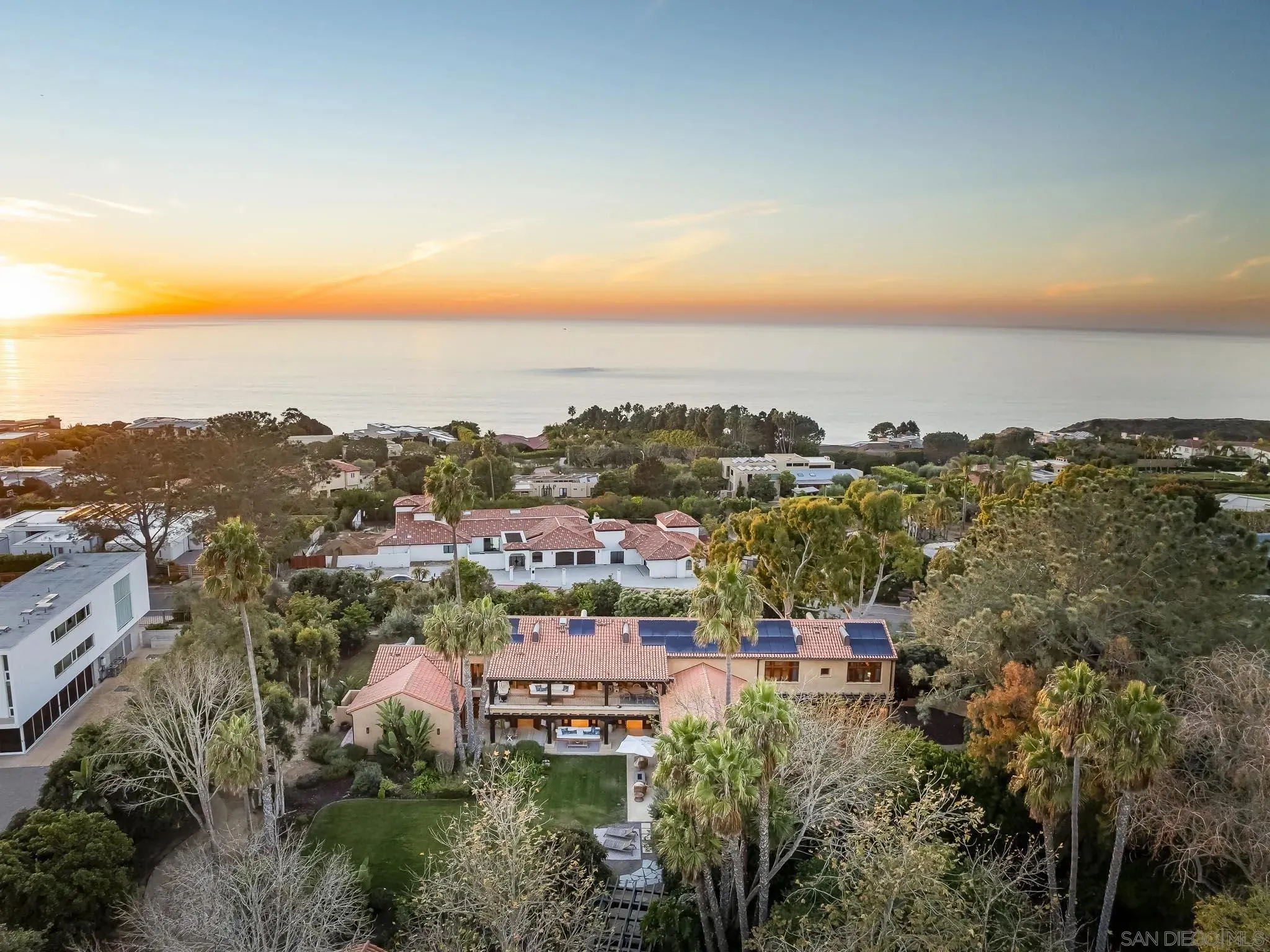 La Jolla, California 92037, United States, 5 Bedrooms Bedrooms, ,4 BathroomsBathrooms,Residential,Active,203510