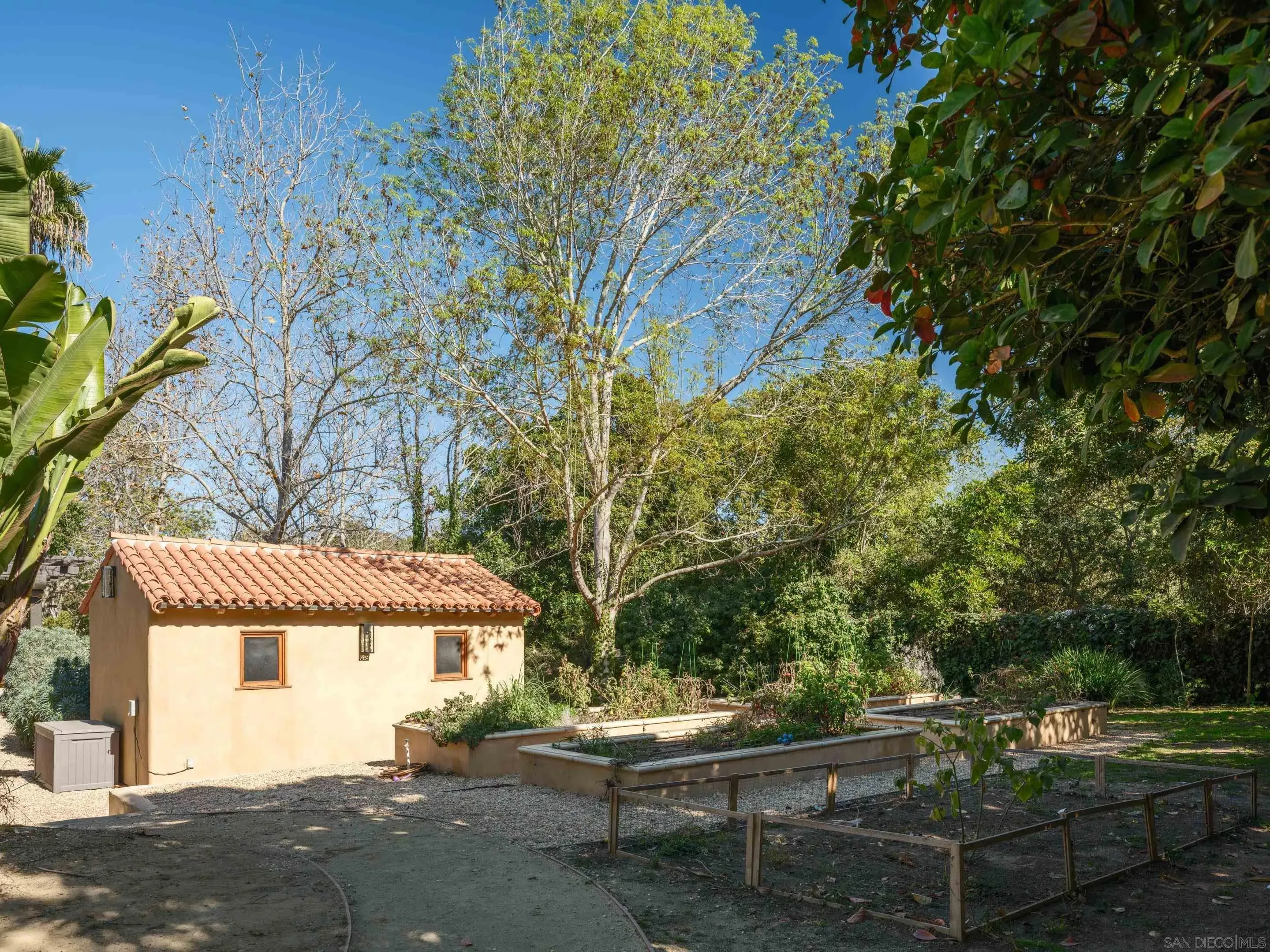 La Jolla, California 92037, United States, 5 Bedrooms Bedrooms, ,4 BathroomsBathrooms,Residential,Active,203510