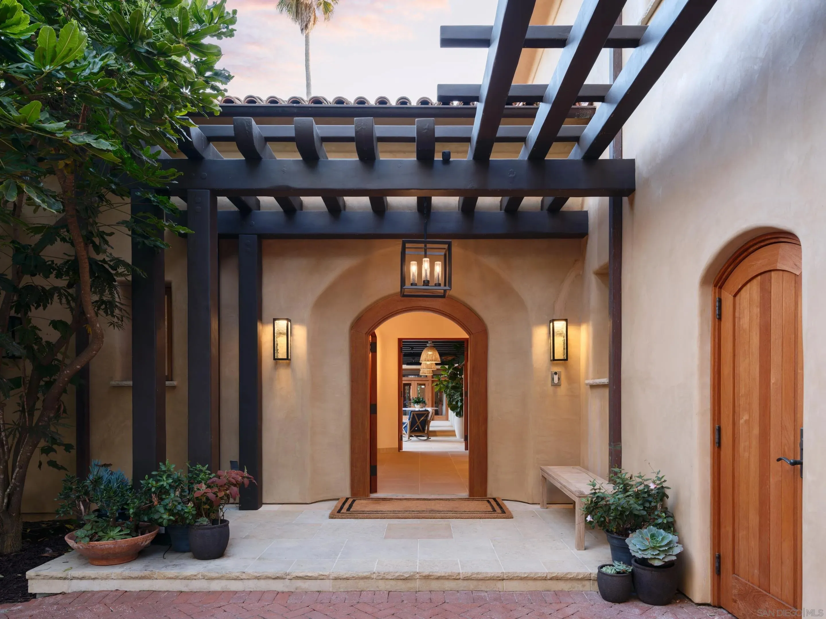 La Jolla, California 92037, United States, 5 Bedrooms Bedrooms, ,4 BathroomsBathrooms,Residential,Active,203510