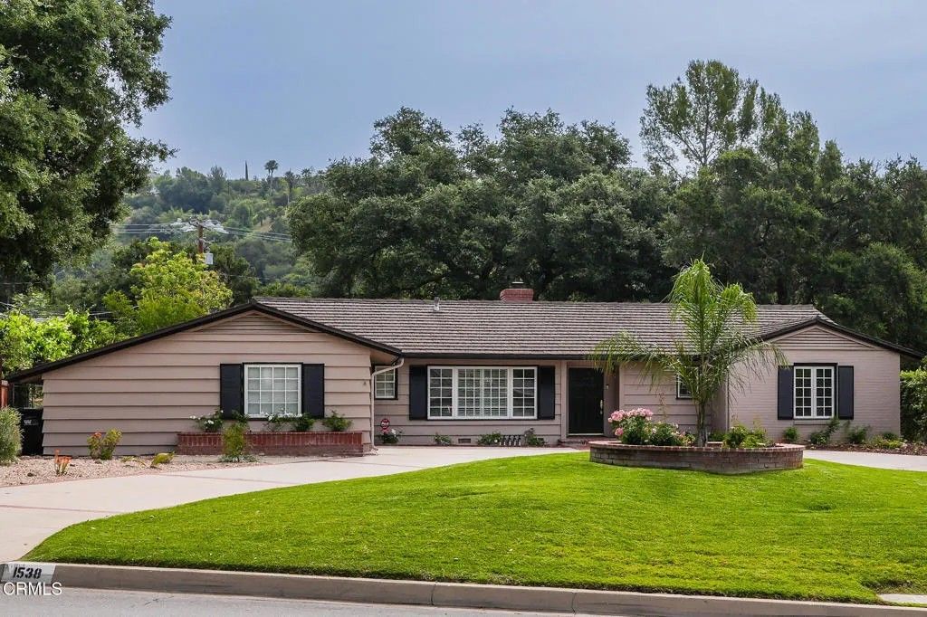 Photo of 1538 Highland Oaks Drive, Arcadia, CA 91006 (MLS # P1-26726)