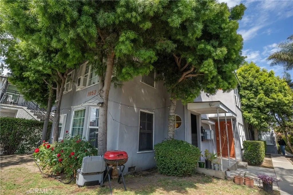 Photo of 1952 Pine AVE, Long Beach, CA 90806 (MLS # SB26098488)