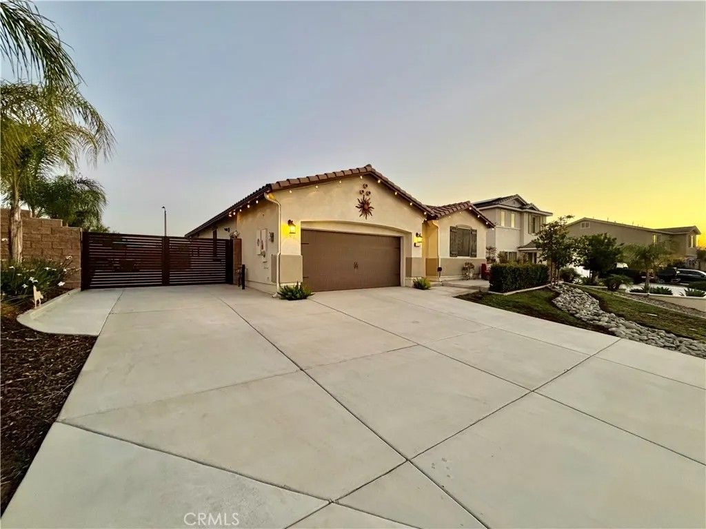 Photo of 31421 Darlington Oak DR, Winchester, CA 92596 (MLS # SW26111951)