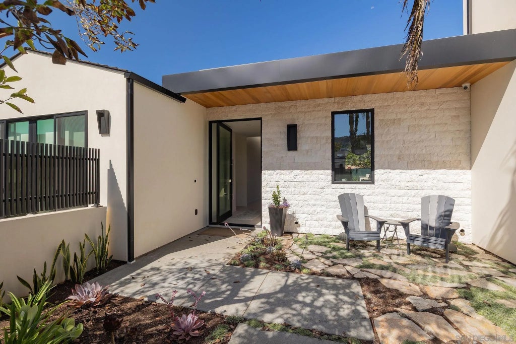 Photo of 8166 Paseo Del Ocaso, La Jolla, CA 92037 (MLS # 260023144)