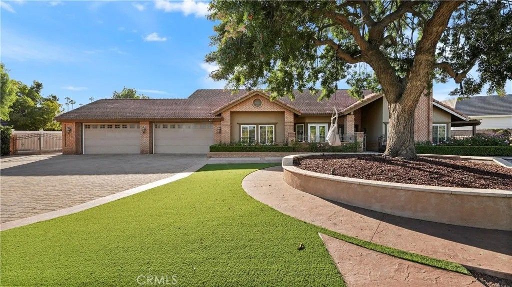 Photo of 2785 State St, Corona, CA 92881 (MLS # IG25280867)