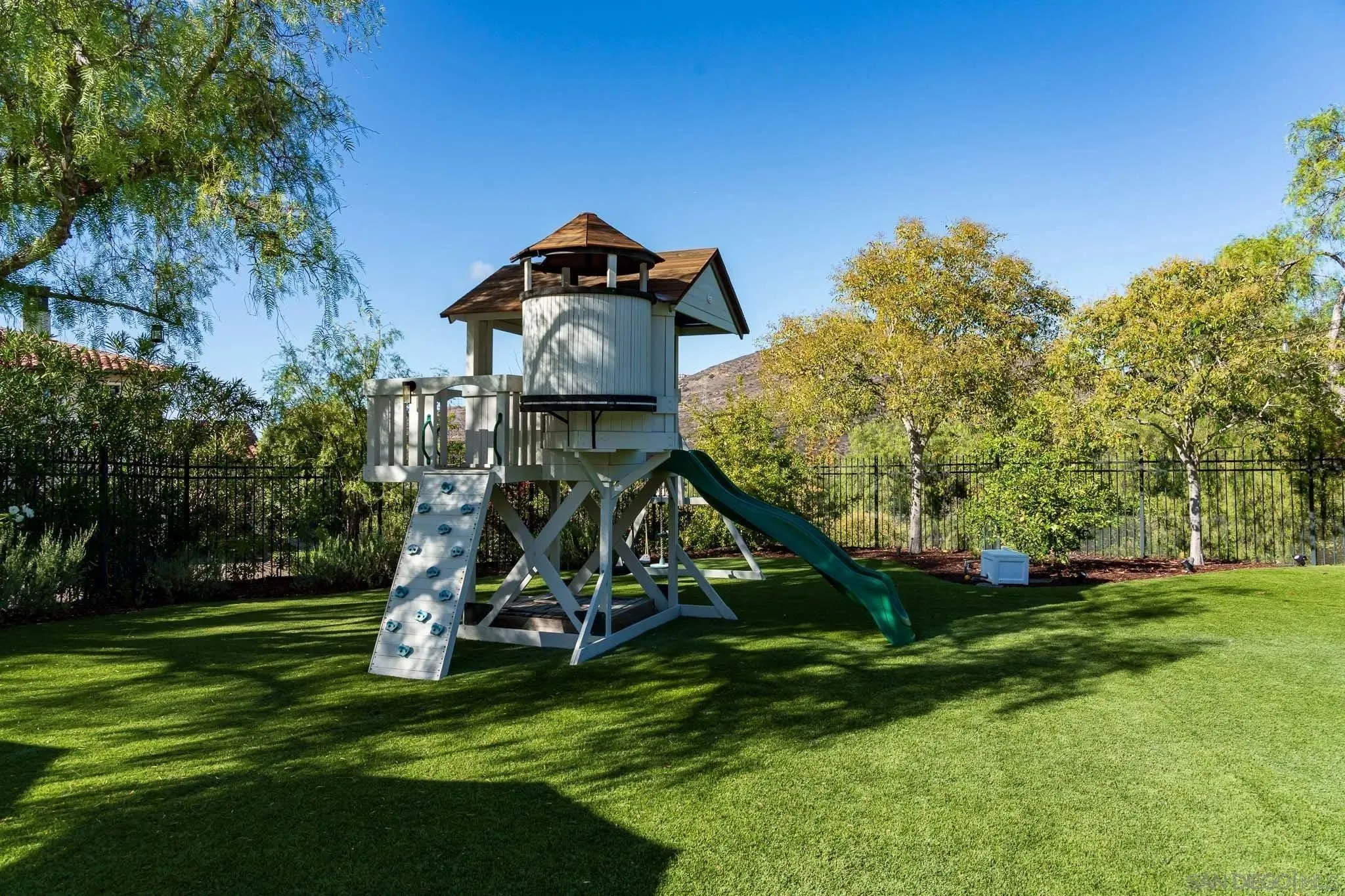 Rancho Santa Fe, California 92067, United States, 4 Bedrooms Bedrooms, ,5 BathroomsBathrooms,Residential,Active,224473