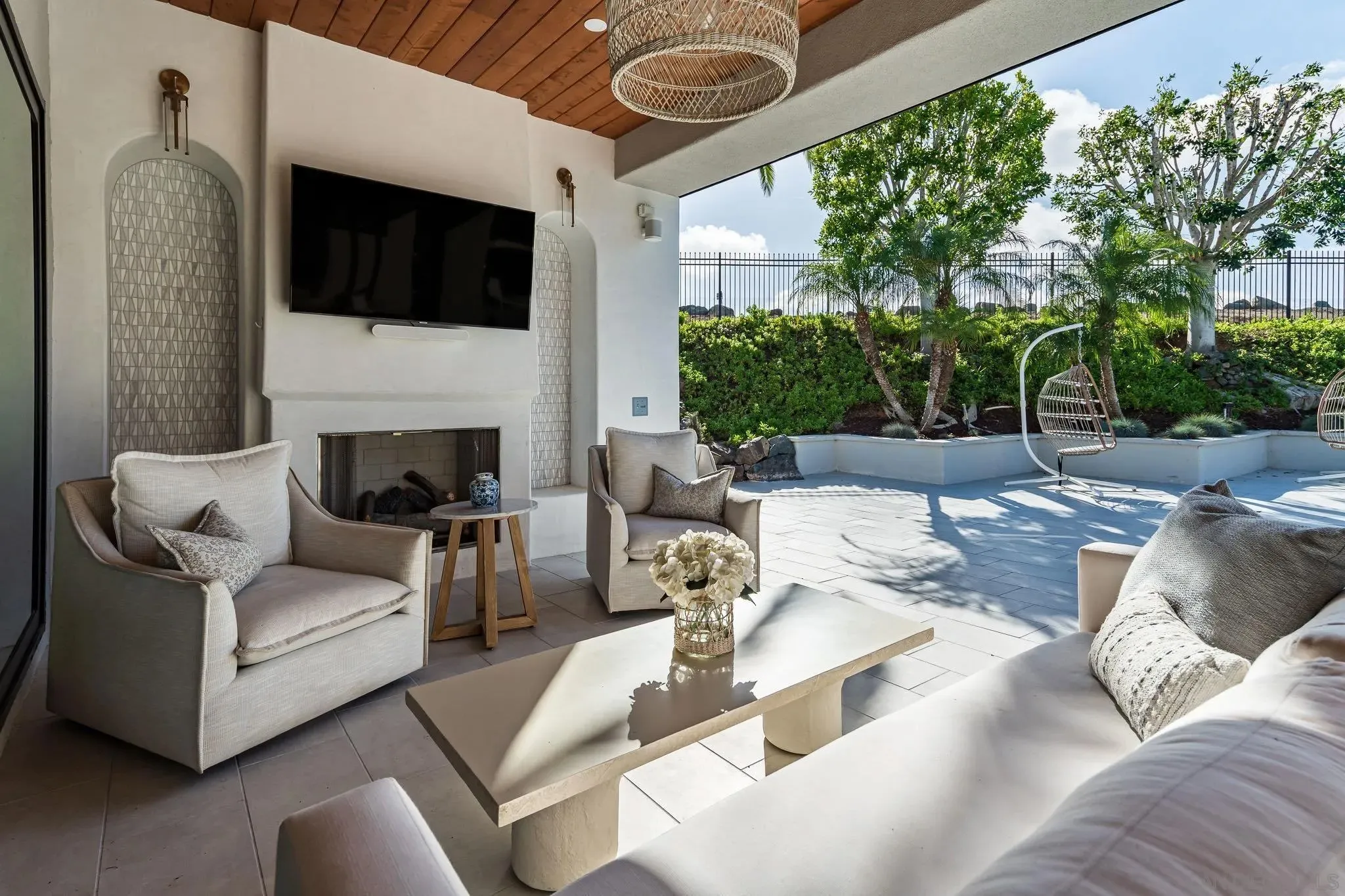 Rancho Santa Fe, California 92067, United States, 4 Bedrooms Bedrooms, ,5 BathroomsBathrooms,Residential,Active,224473