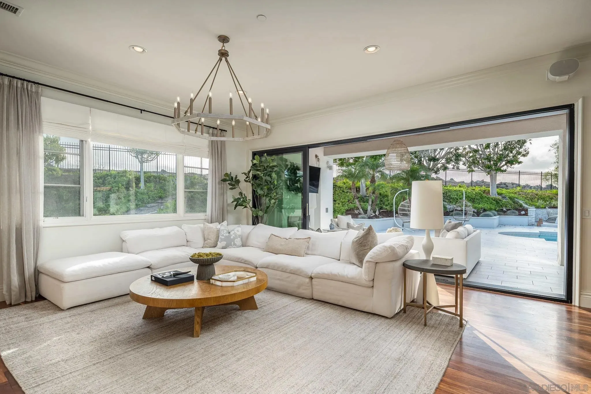 Rancho Santa Fe, California 92067, United States, 4 Bedrooms Bedrooms, ,5 BathroomsBathrooms,Residential,Active,224473