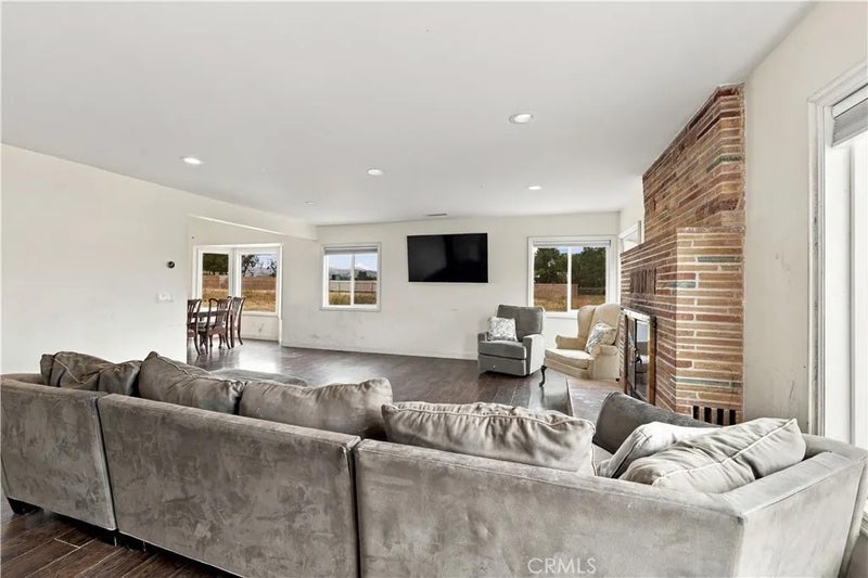 2154 W Avenue M12