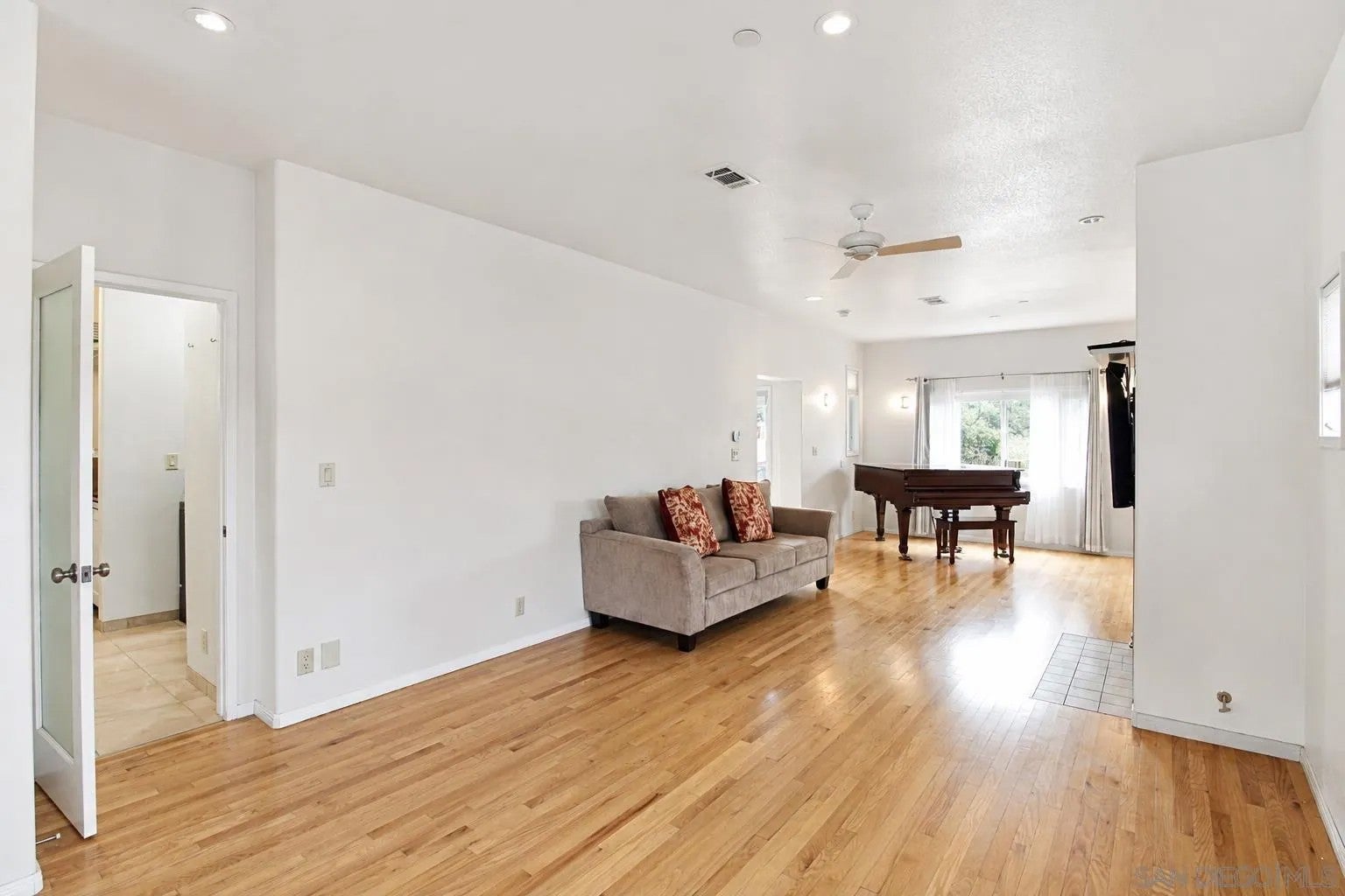 14388 Highland Valley