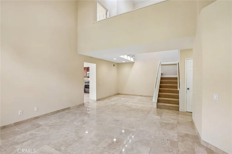 2521 Avenita Alpera