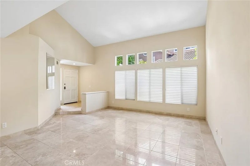 2521 Avenita Alpera