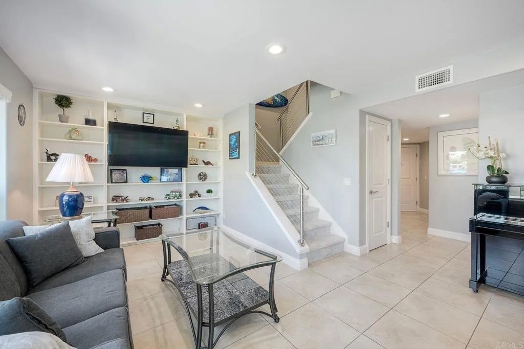 213 Windward Way