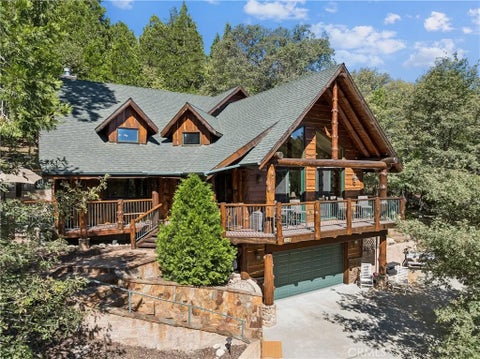 Photo of 830 Zurich Drive, Lake Arrowhead, CA 92352 (MLS # IG26132039)