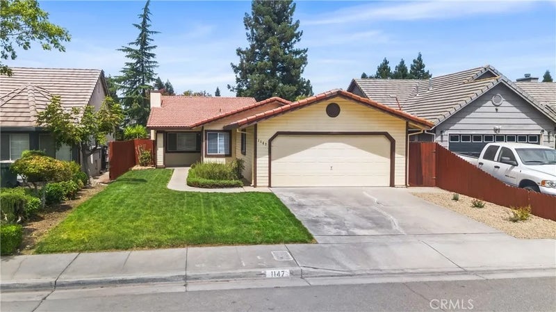 1147 Pelican Court