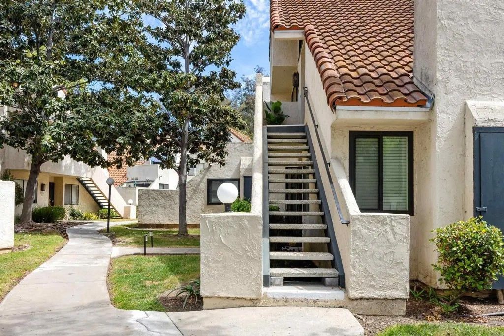 Photo of 333 Melrose Dr #F, Vista, CA 92083 (MLS # NDP2603247)