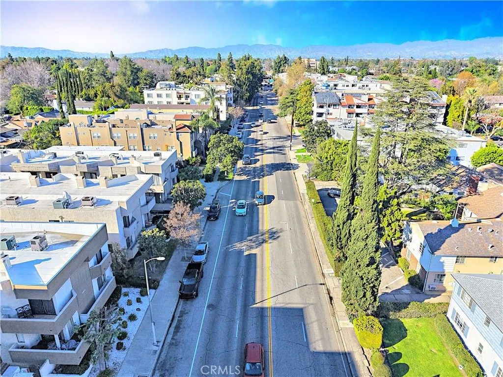 Photo of 4466 Coldwater Canyon #101, Studio City, CA 91604 (MLS # SR26045788)