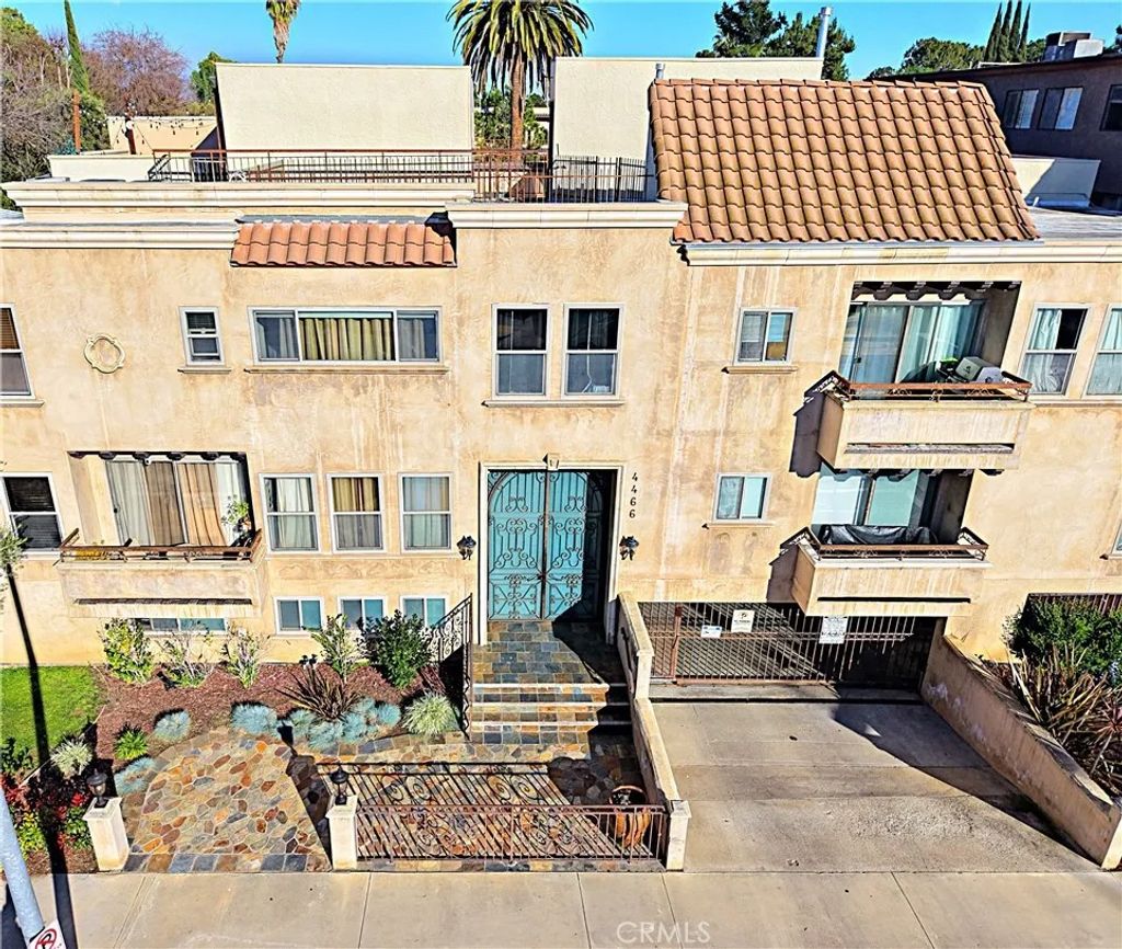 Photo of 4466 Coldwater Canyon #101, Studio City, CA 91604 (MLS # SR26045788)