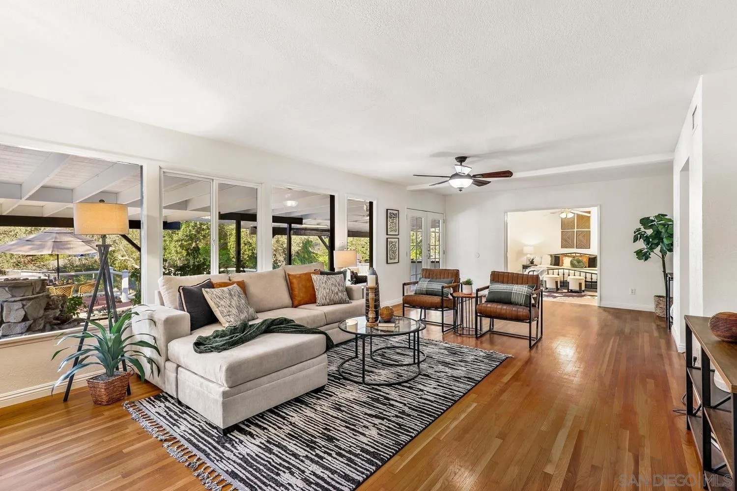 3918 Calavo Dr