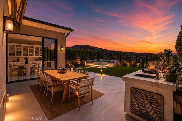 118 Tomahawk, Irvine