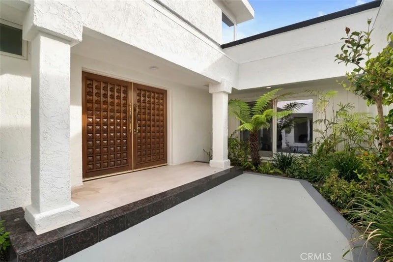 2906 Elvido Drive
