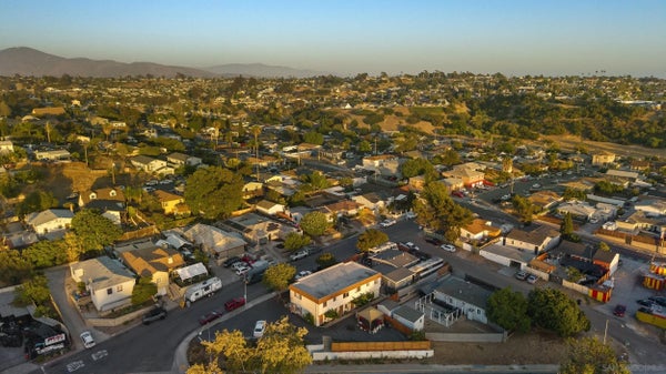 6945 IMPERIAL AVE, SAN DIEGO, CA 92114 - Image ef7b701870e7698c6cbc893cf757e970/2106145674