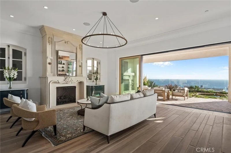 64 Ritz Cove
