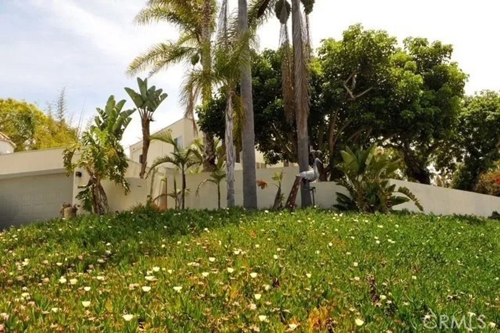 Photo of 1707 Hygeia Avenue, Encinitas, CA 92024 (MLS # SW25217864)