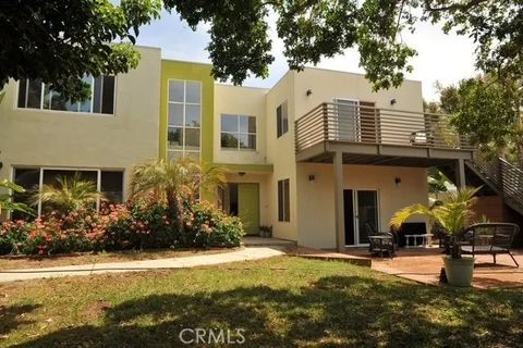 Photo of 1707 Hygeia Avenue, Encinitas, CA 92024 (MLS # SW25217864)