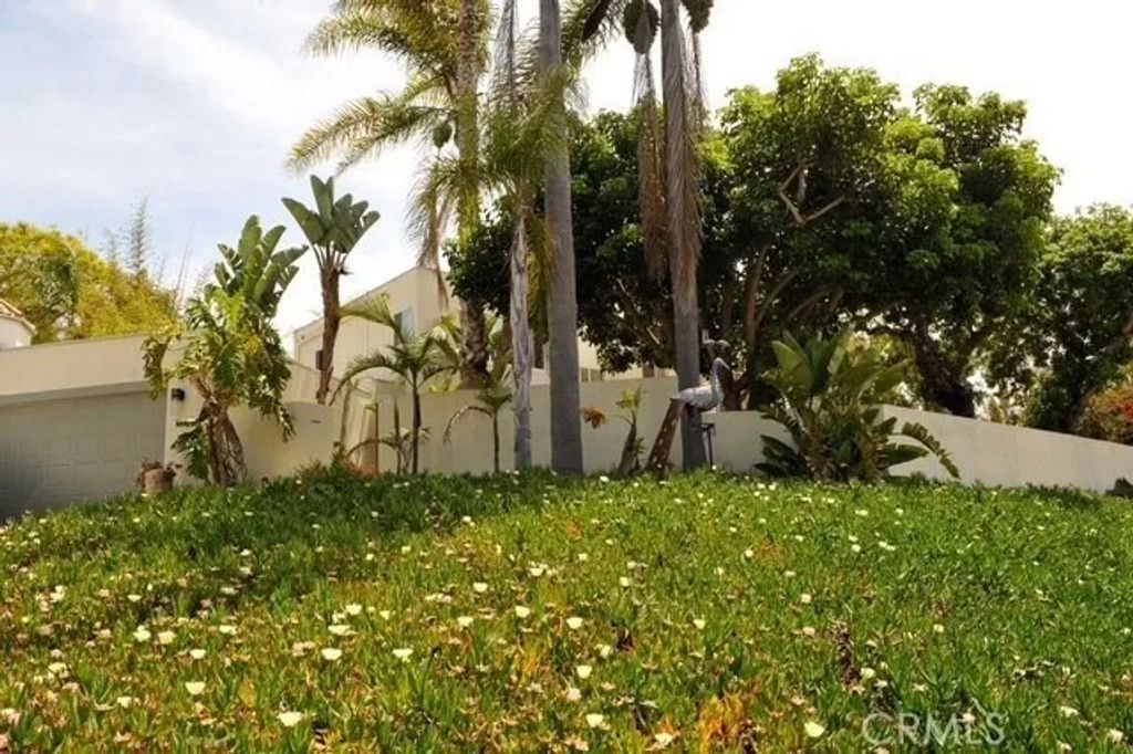 Photo of 1707 Hygeia Avenue, Encinitas, CA 92024 (MLS # SW25217864)