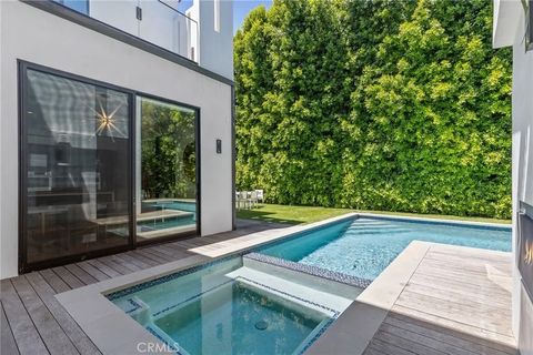 Tiny photo for 15241 Greenleaf, Sherman Oaks, CA 91403 (MLS # SR26009669)