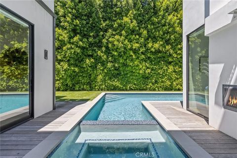 Tiny photo for 15241 Greenleaf, Sherman Oaks, CA 91403 (MLS # SR26009669)