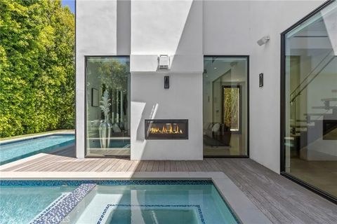 Tiny photo for 15241 Greenleaf, Sherman Oaks, CA 91403 (MLS # SR26009669)