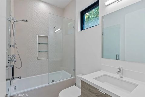 Tiny photo for 15241 Greenleaf, Sherman Oaks, CA 91403 (MLS # SR26009669)