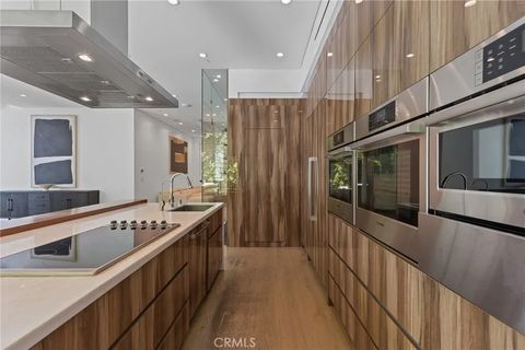 Tiny photo for 15241 Greenleaf, Sherman Oaks, CA 91403 (MLS # SR26009669)