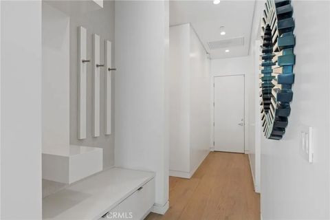 Tiny photo for 15241 Greenleaf, Sherman Oaks, CA 91403 (MLS # SR26009669)