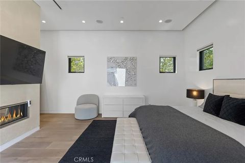 Tiny photo for 15241 Greenleaf, Sherman Oaks, CA 91403 (MLS # SR26009669)