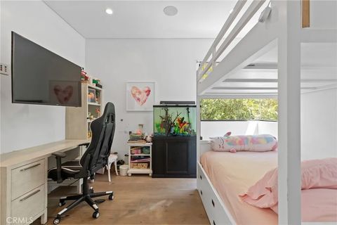 Tiny photo for 15241 Greenleaf, Sherman Oaks, CA 91403 (MLS # SR26009669)