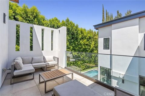 Tiny photo for 15241 Greenleaf, Sherman Oaks, CA 91403 (MLS # SR26009669)