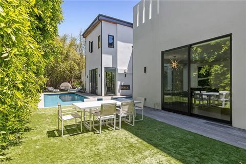 Tiny photo for 15241 Greenleaf, Sherman Oaks, CA 91403 (MLS # SR26009669)